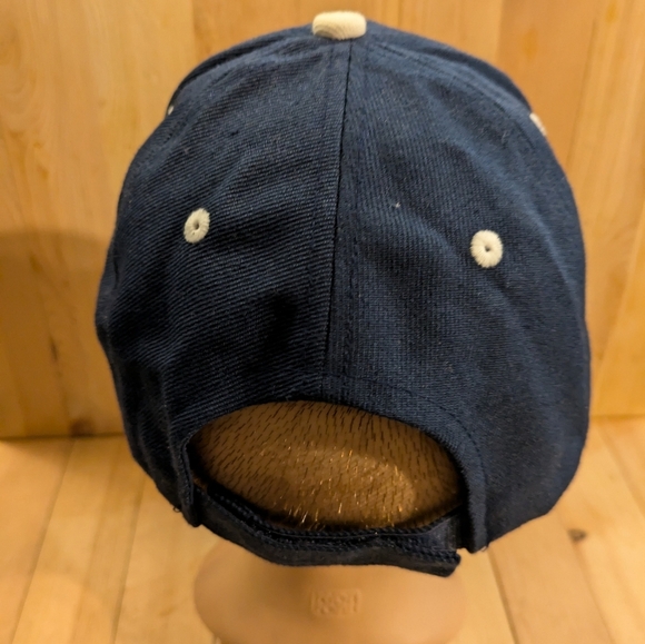 Hunter Blue and Red Men's Hat - Picture 4 of 6